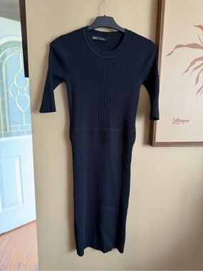 GSUS Amsterdam Black Ribbed Knit Midi Dress